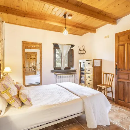 Country house El Porxet Naves (Catalonia)